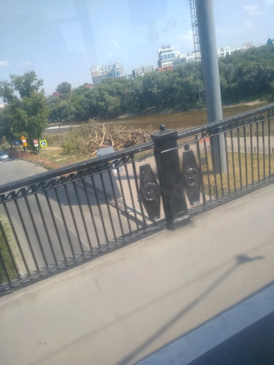 Сейчас проходит второй этап реконструкции набережной на улице Бударина.