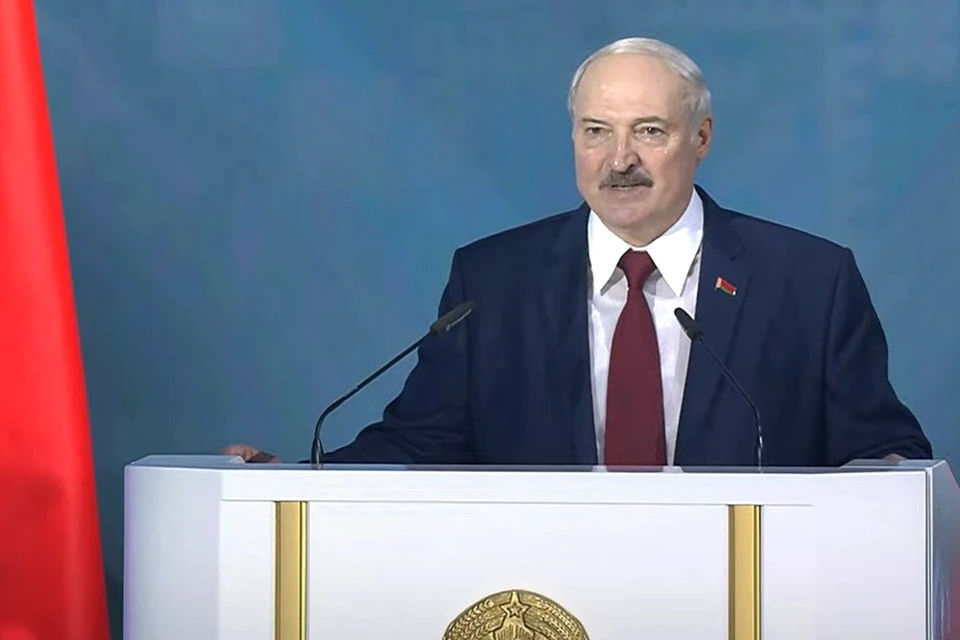Александр Лукашенко поручил подготовить изменения к конституции Беларуси