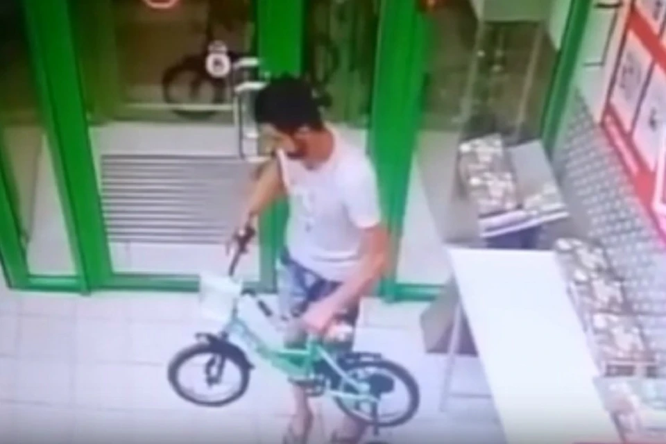 Злоумышленник в Ростове украл детский велосипед. Фото: соцсети