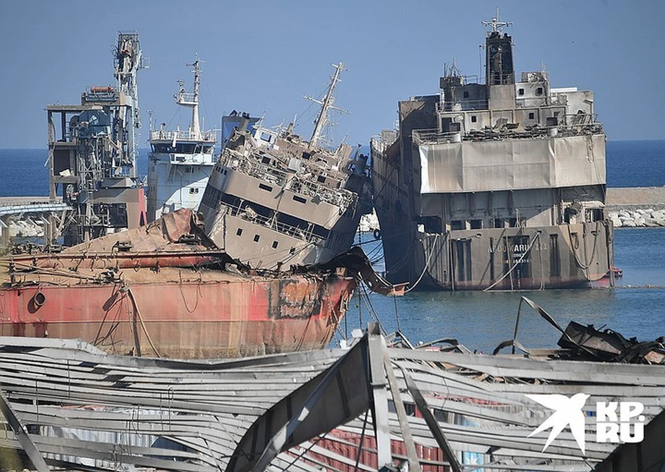 Пострадавшие от взрыва корабли в порту Бейрута