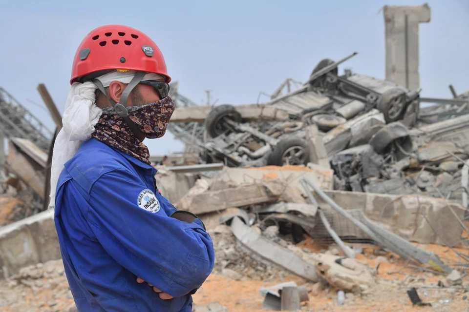 Спасители российского МЧС продолжают работать в Бейруте на разборе завалов.