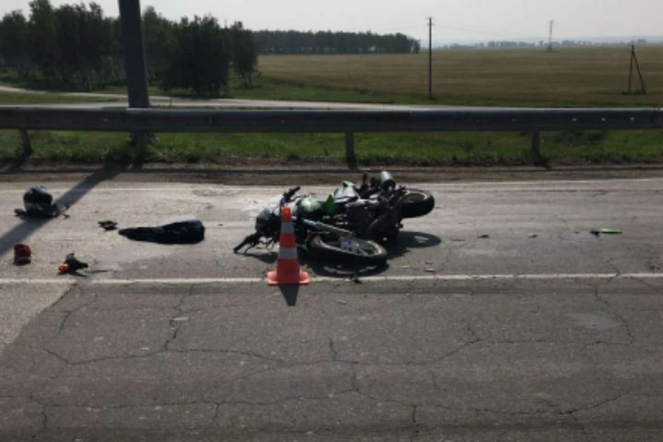 19-летний мотоциклист разбился, врезавшись в фуру в Усольском районе