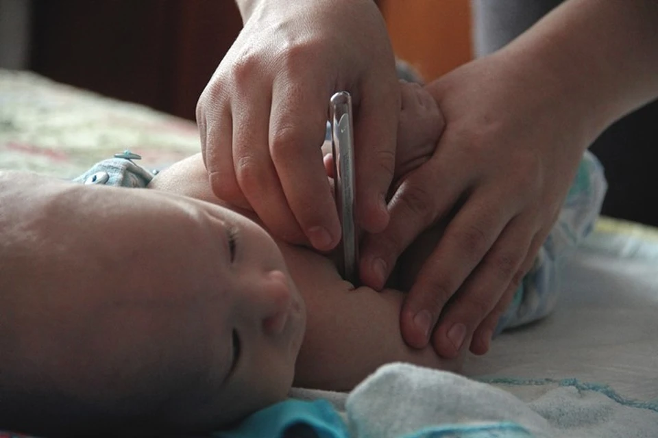 16 младенцев заразилось коронавирусом в Кузбассе