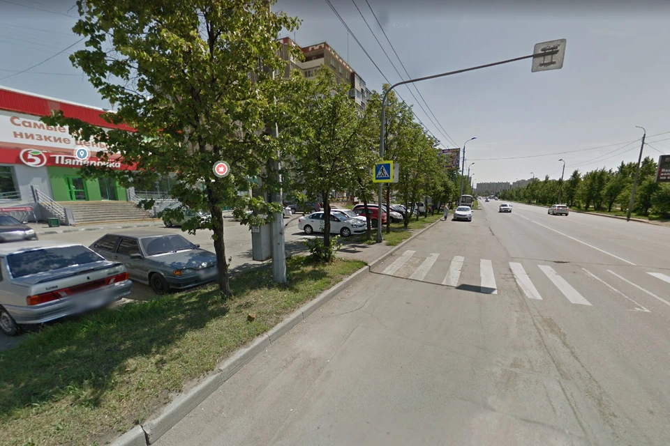 Дети переходили дорогу по нерегулируемому переходу. Фото: google.com/maps