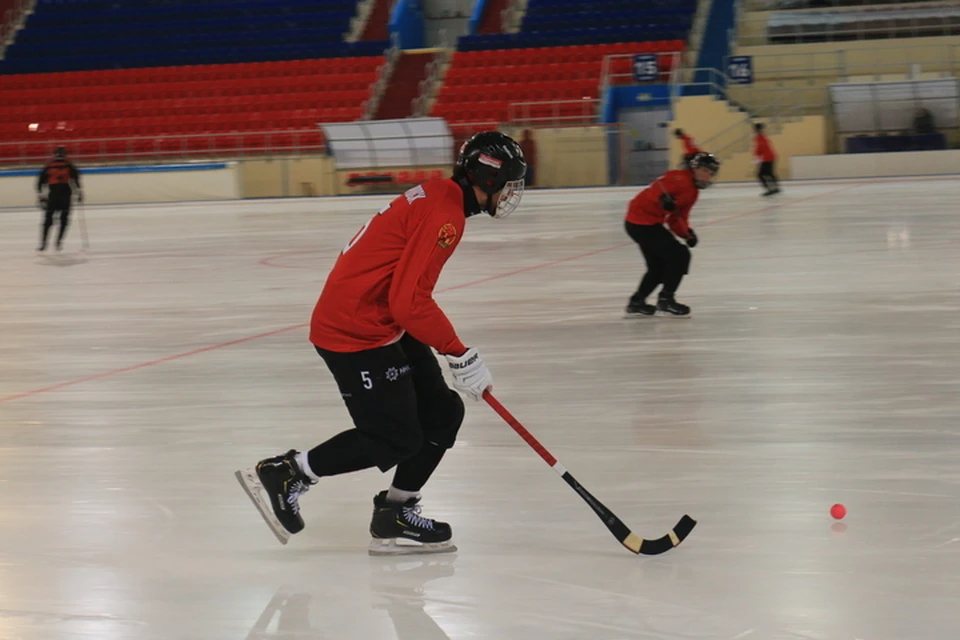 Игроки «СКА-Нефтяника» провели первую ледовую тренировку в Хабаровске