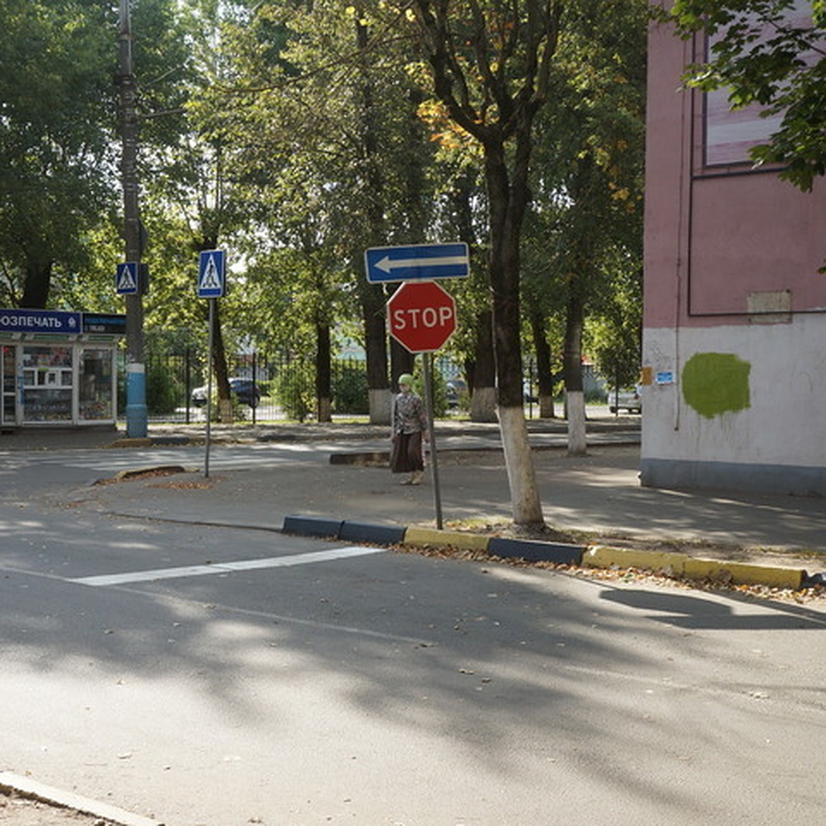 В Брянске запретили двигаться без остановки на перекрестке в Володарском  районе - KP.RU