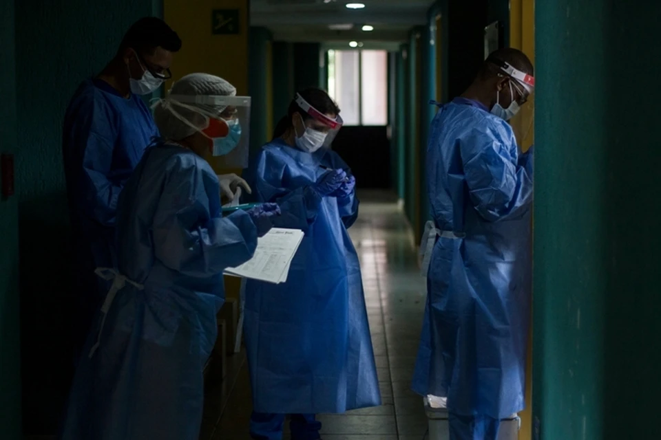 Американцы обещают платить медикам Венесуэлы по $100, что во много раз превышает их среднюю заработную плату