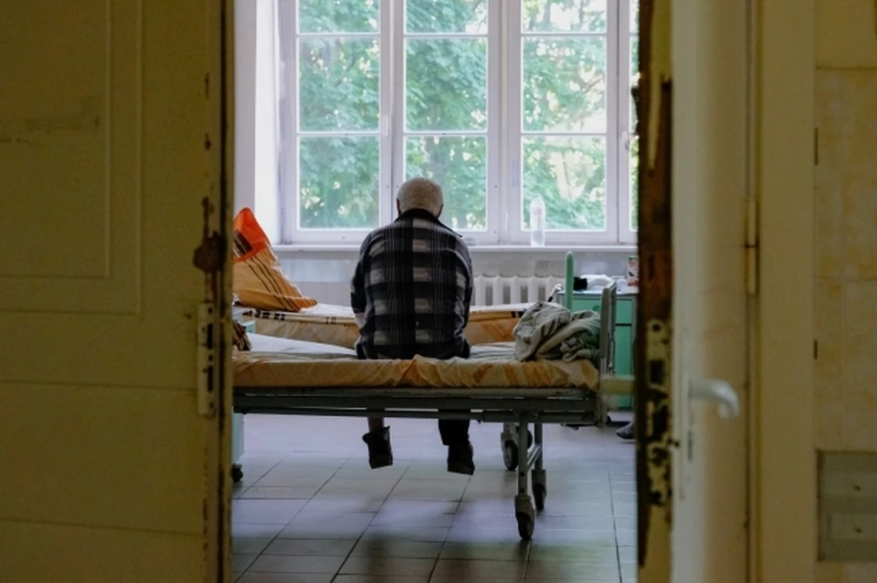 Пациентов интерната, заболевших ковидом, перевезли в волгоградский филиал ПНИ.