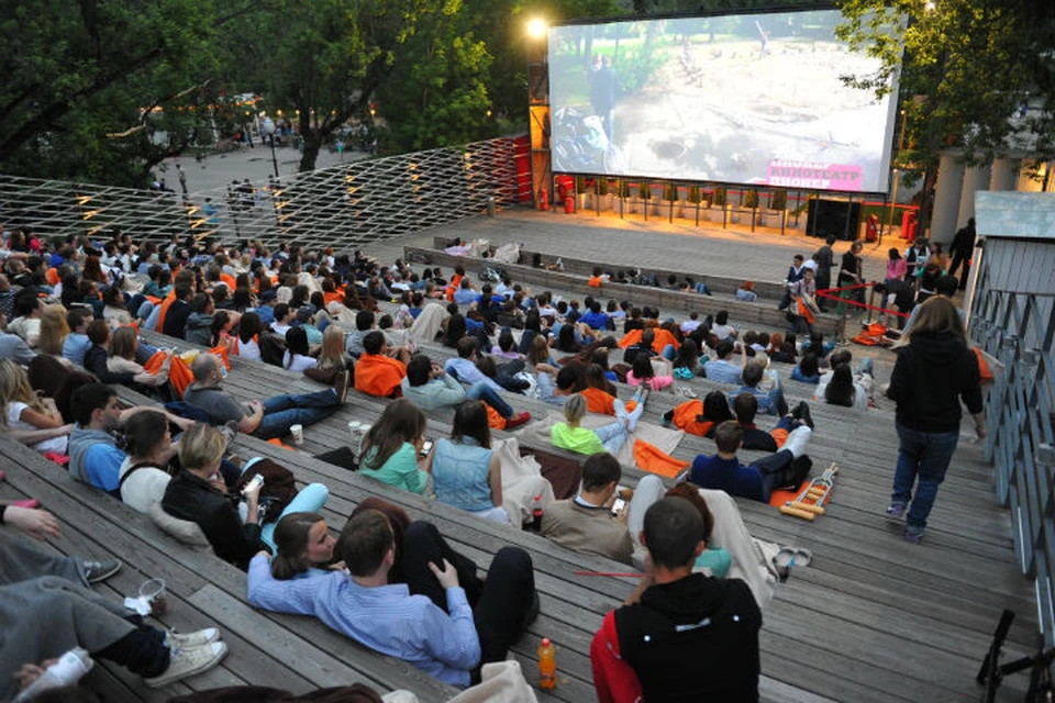 В Ярославской области ледовые катки летом станут кинотеатрами под открытым небом