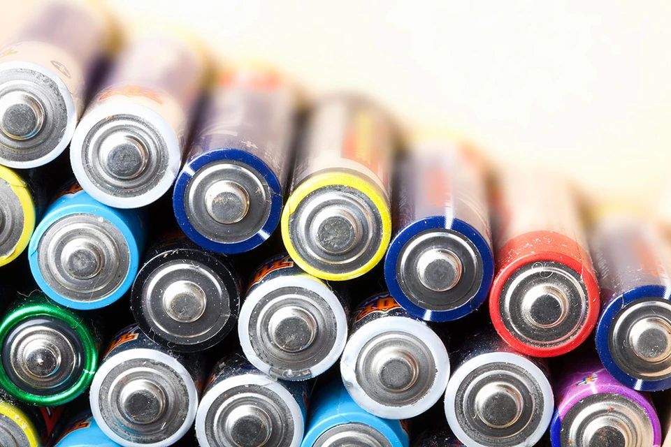 Нано-алмазная батарейка производит в 3,48 раза больше электричества, чем стандартная батарея типа АА.