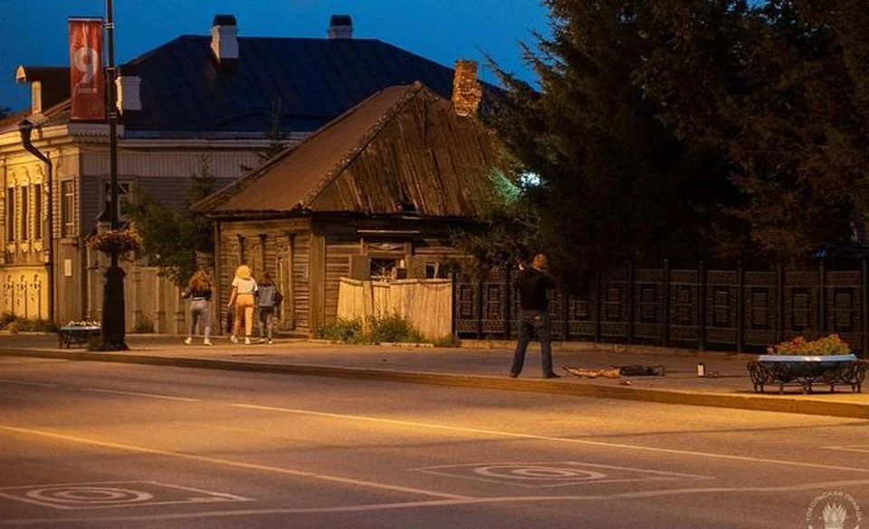 В Тобольске мужчина «охотился» на людей с арбалетом. Фото - соцсети.