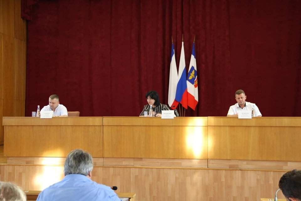 Решение об охране в Симферополе резервуаров с водой приняли на встрече с представителями ТОС. Фото: официальный сайт администрации Симферополя.