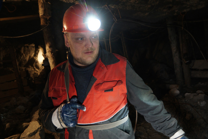 Трудовой коллектив шахты насчитывает свыше 3300 человек