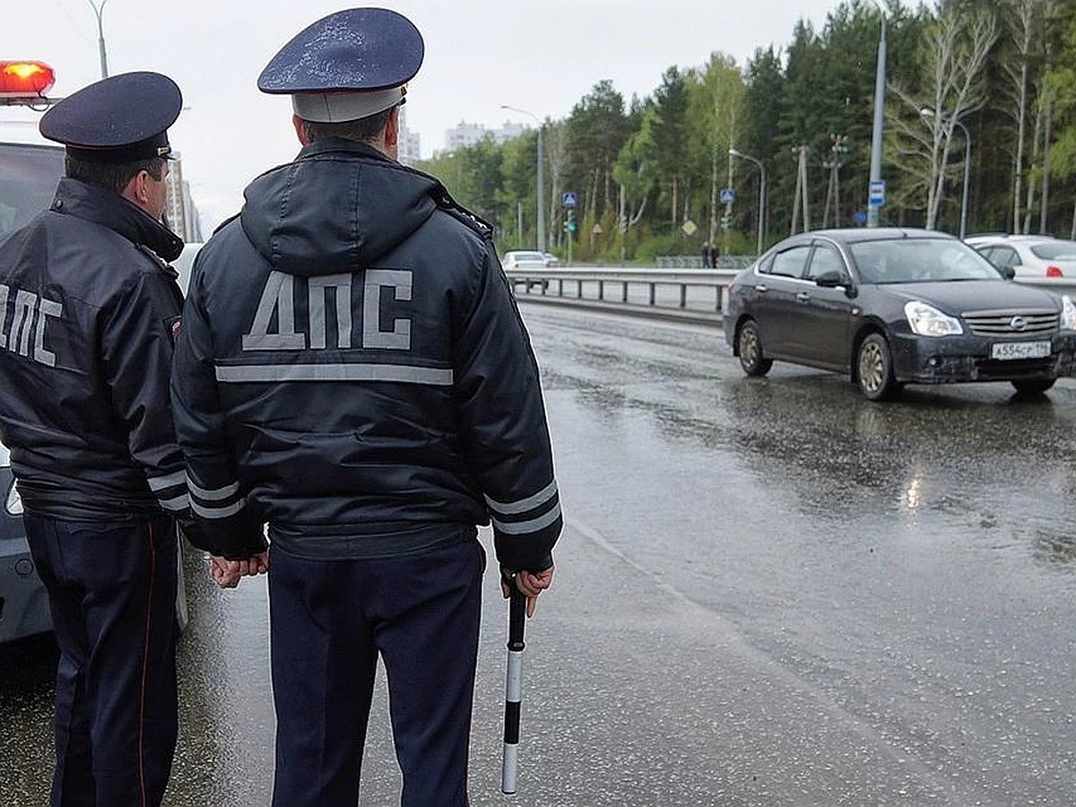 В Москве пьяный водитель покончил с собой во время проверки документов ДПС  - KP.RU