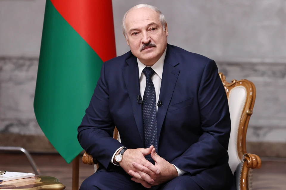 Президент Белоруссии Александр Лукашенко во время интервью ведущим российским СМИ во Дворце Независимости. Фото: БелТА/ТАСС