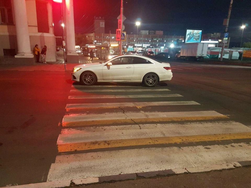 Автомобиль сбил пешехода прямо на зебре. Фото ГИБДД