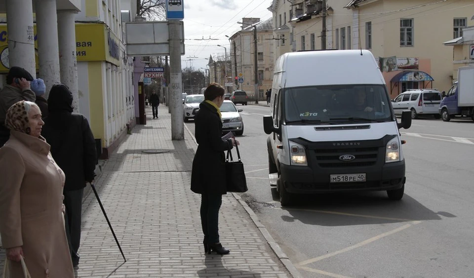 Власти Калуги решили изменить схему движения ряда маршрутов, а ПАЗики и «Газели» заменить более вместительными автобусами.