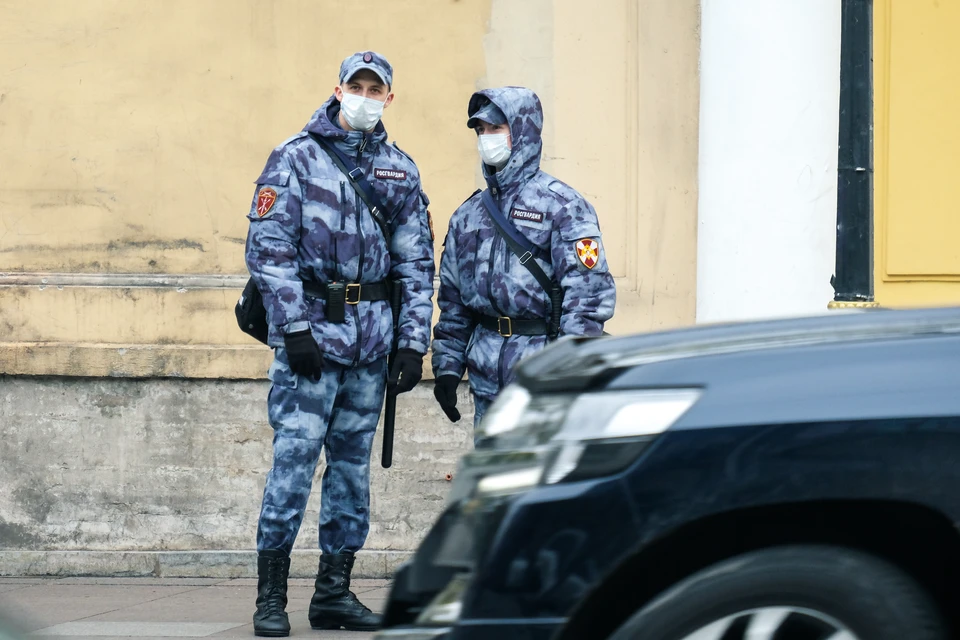 В Луге задержали мужчину, ограбившего АЗС ради кондитерских изделий