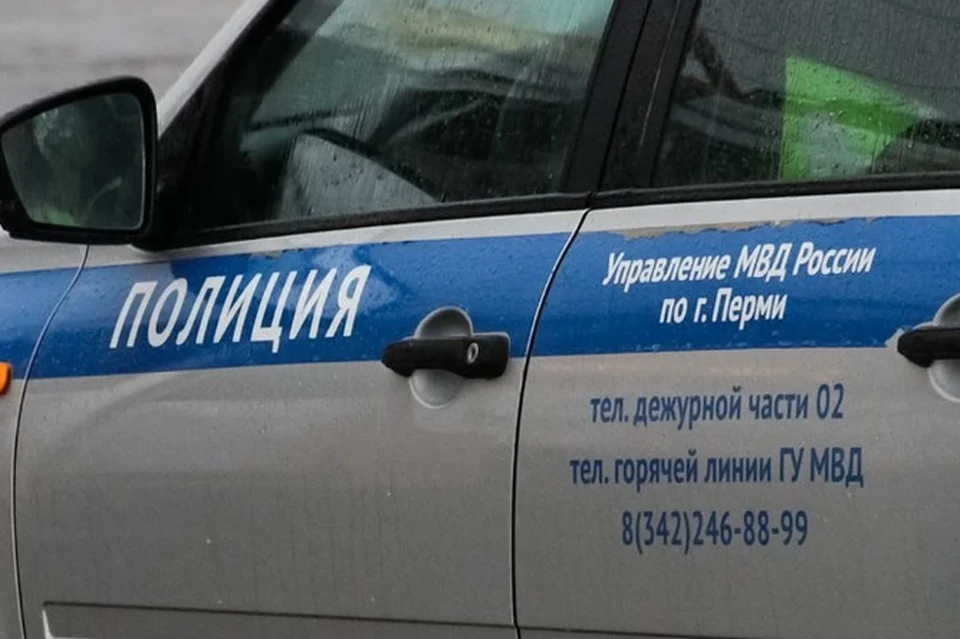 Полицейские проводят проверку, экспертам предстоит выяснить, от чего умер мужчина.