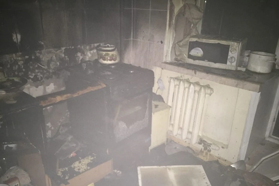 В квартире загорелась кухня.