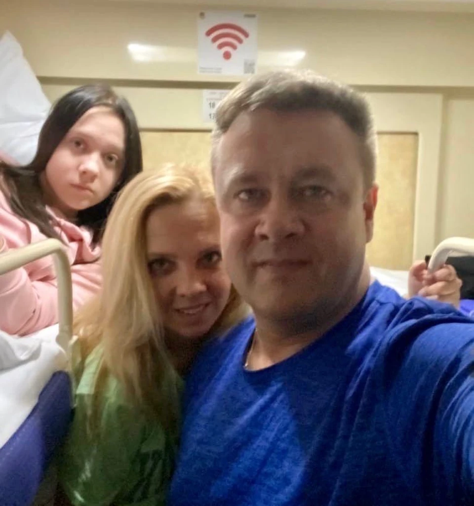 Губернатор Любимов отправился с семьей на отдых в Санкт-Петербург.