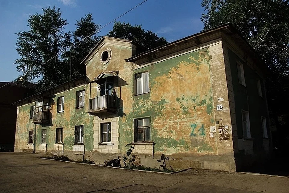 Мехзавод самара. Безымянка Самара бараки. Старые двухэтажки. Ветхие дома в России. Двухэтажки в Самаре.