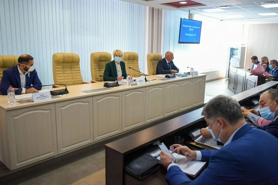 Депутаты рассмотрели 11 вопросов основной повестки дня. Фото: duma.mo-kirov.ru