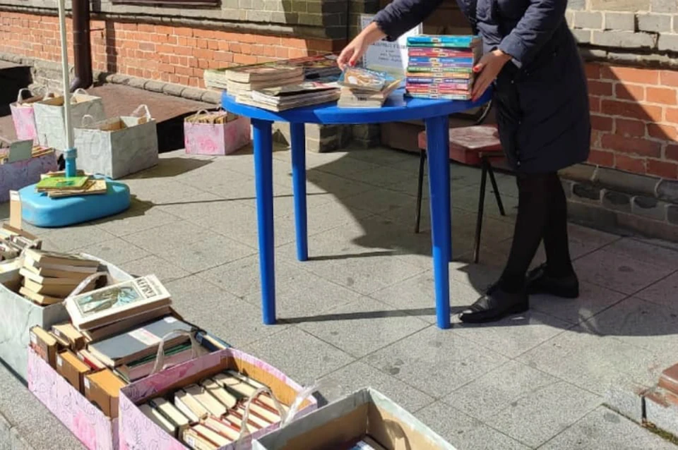 В Хабаровске продают книги за смешные деньги ФОТО: ДВНГБ