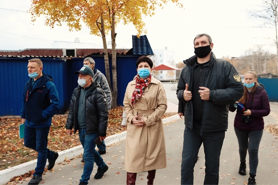 Глава области также поручил создать новые спортивные площадки на базе двух школ, а также создать для детей автогородок. Фото: правительство Амурской области