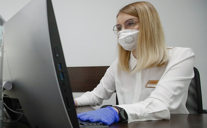Только что болел, а сегодня уже на работе, не зная есть ли вирус или нет. Фото: coronavirus-control.ru