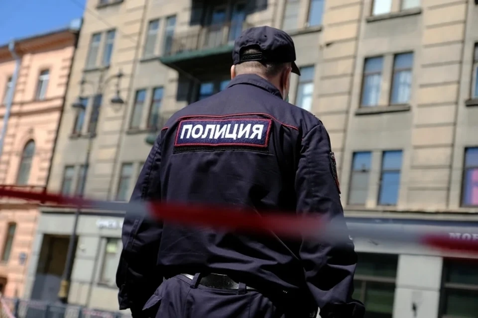Группа подростков хладнокровно избила до смерти мужчину в Санкт-Петербурге.