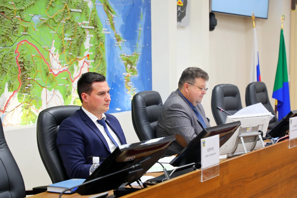 Денис Кром, заместитель председателя комитета по вопросам государственного устройства и местного самоуправления Думы, согласился прокомментировать решение комитета.