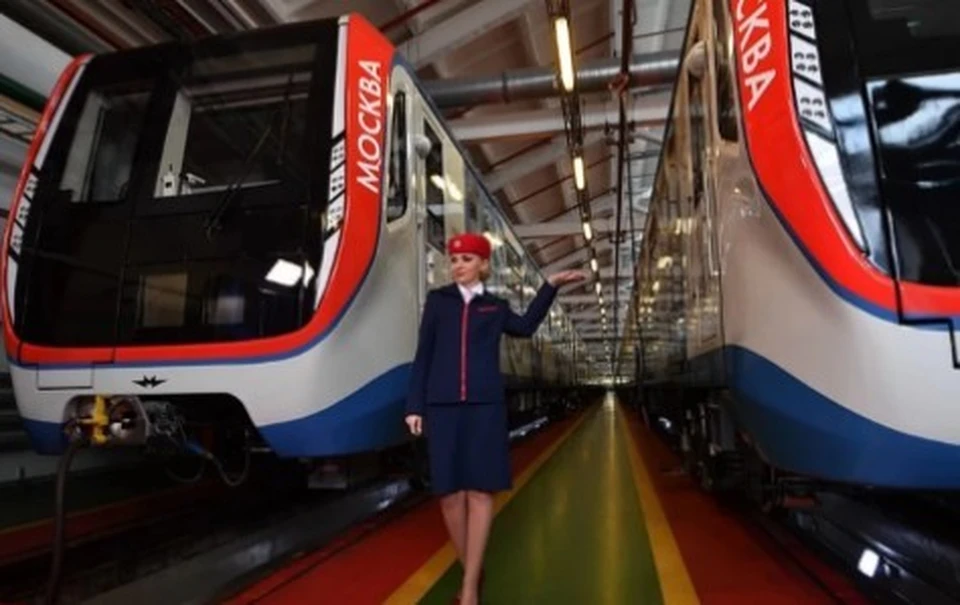 В туннеле московского метро застрял поезд