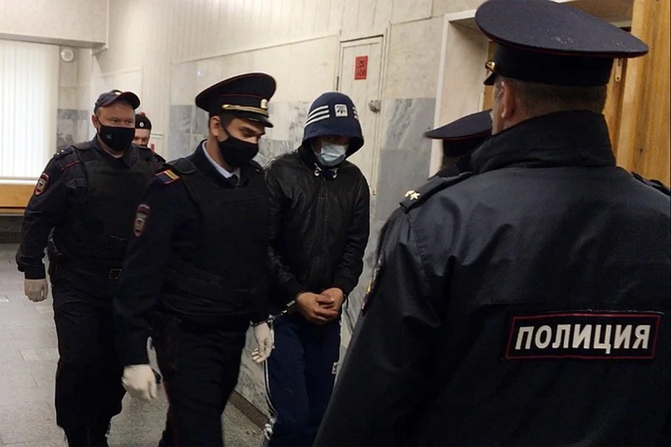 «Комсомольской правде» стали известны новые детали допроса 20-летнего Алексея Азизова - его обвиняют в убийстве школьницы в городе Домодедово.