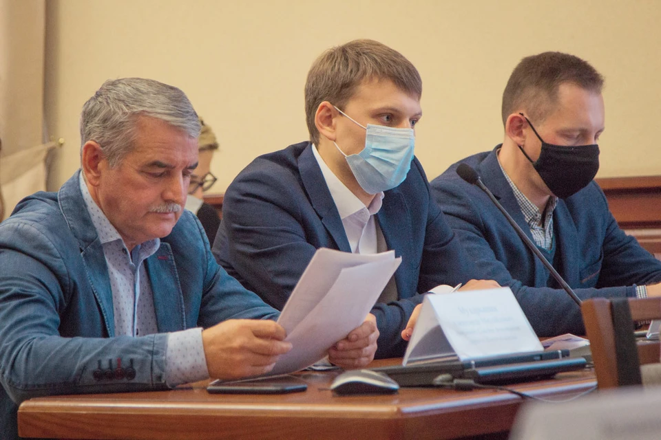 Александр Мухарыцин (слева). Фото: Совет депутатов города Новосибирска.
