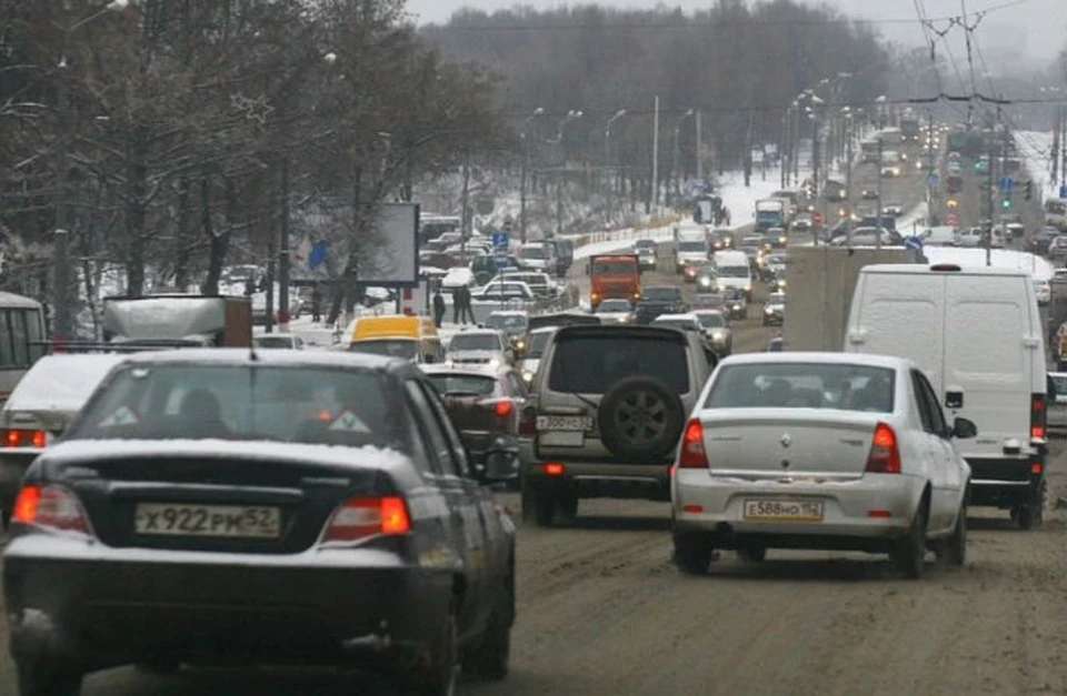 Из-за снега Нижний Новгород сковали десятибалльные пробки.