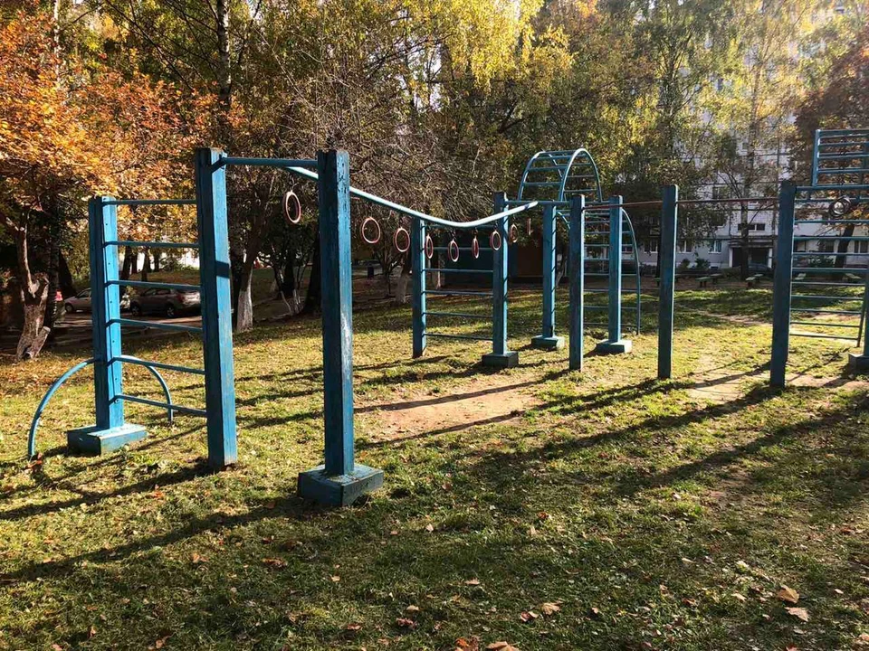 Спортплощадки ремонтируют в Советском районе Нижнего Новгорода