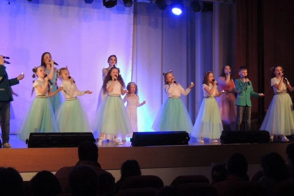 В концерте участвуют популярные творческие коллективы дома культуры. Фото:admkirov.ru