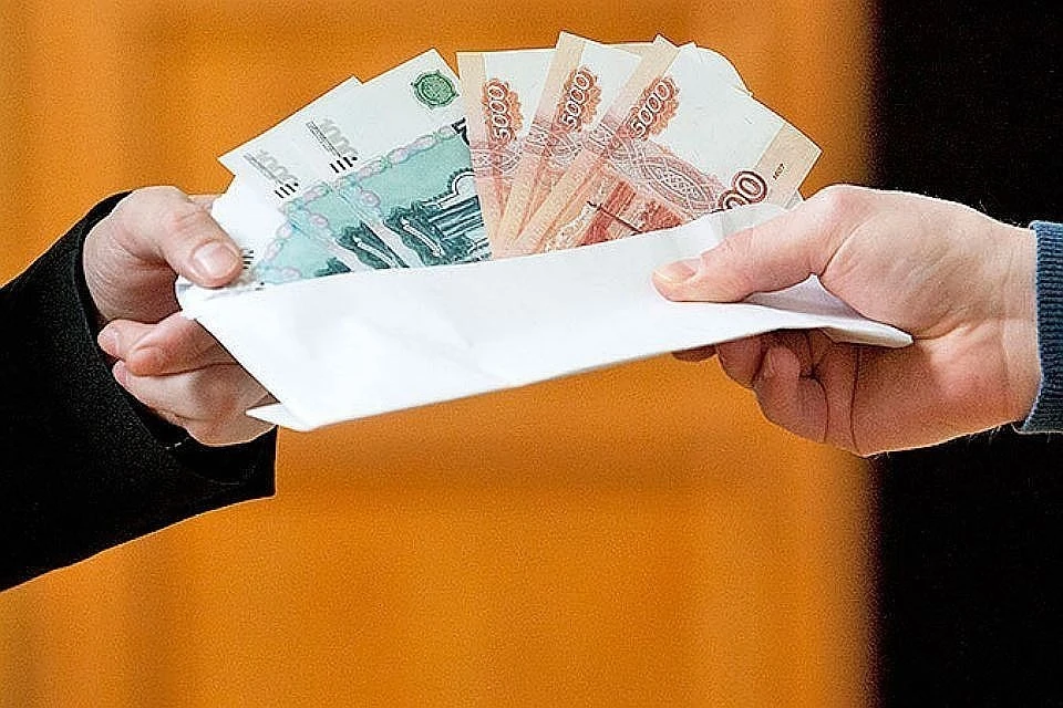 Напомним, что право на досрочный выход на пенсию, согласно новой пенсионной реформе, имеют категории граждан, работающих во вредных (или опасных) условиях труда, врачи, педагоги и артисты