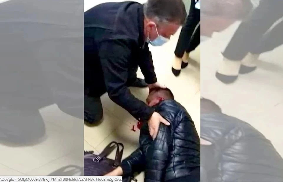 Волгоградцу проломили голову прямо в отделении банка. Фото - скрин видео ГУ МВД по Волгоградской области.