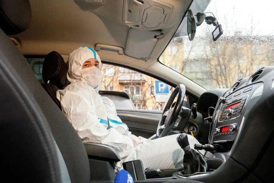 Водители автобазы работают в средствах индивидуальной защиты. Фото: правительство Мурманской области