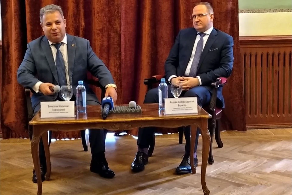 Министр культуры края Вячеслав Торчинский и генеральный директор Пермского театра оперы и балета Андрей Борисов.