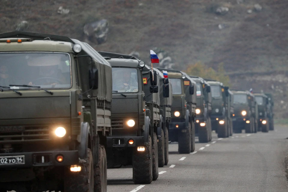 На территории Нагорного Карабаха продолжается развертывание российского контингента миротворческих сил.