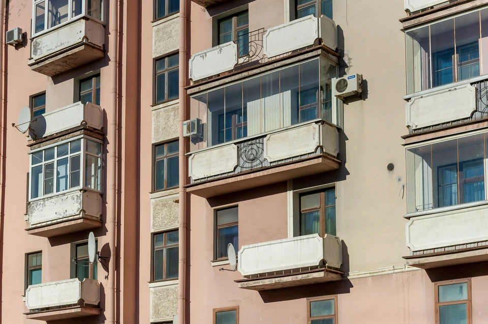 В Петербурге отчим выбросил 13-летнего проблемного пасынка из окна.