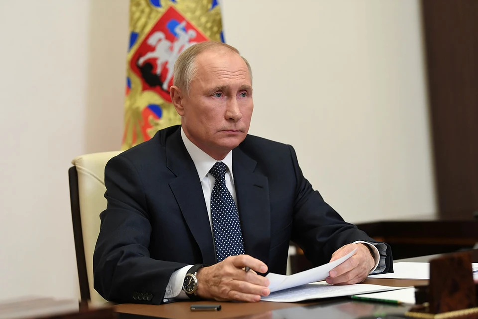 Президент Владимир Путин продлил срок действия ответных санкций против западных стран.