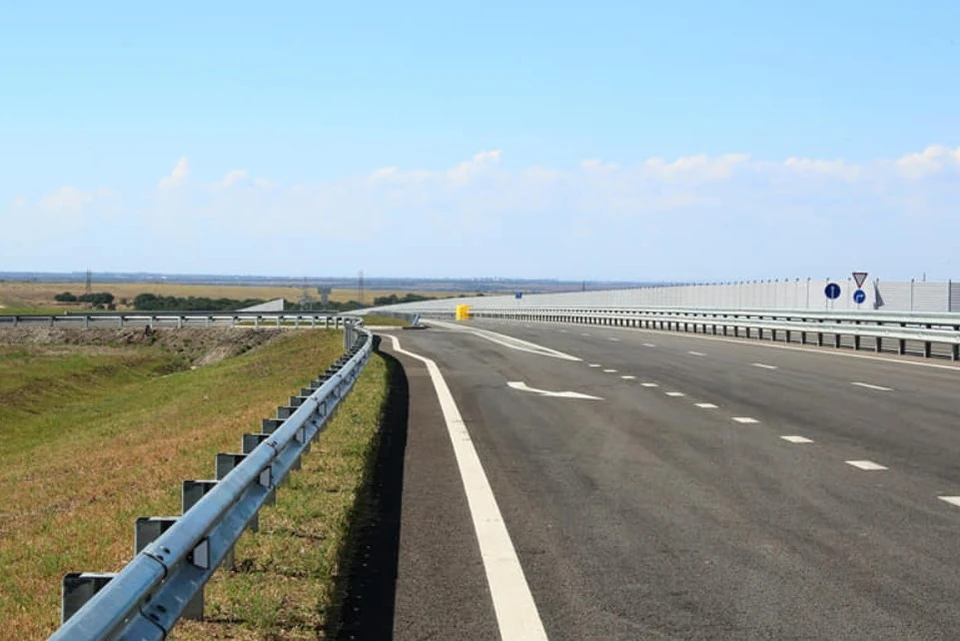 Работы по строительству 25-километровой трассы начались еще в апреле
