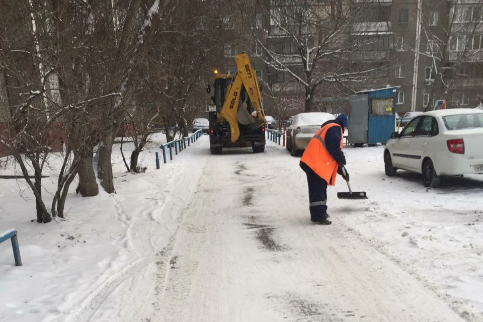 В столице Южного Урала продолжается уборка от снега. Фото: администрация Челябинска