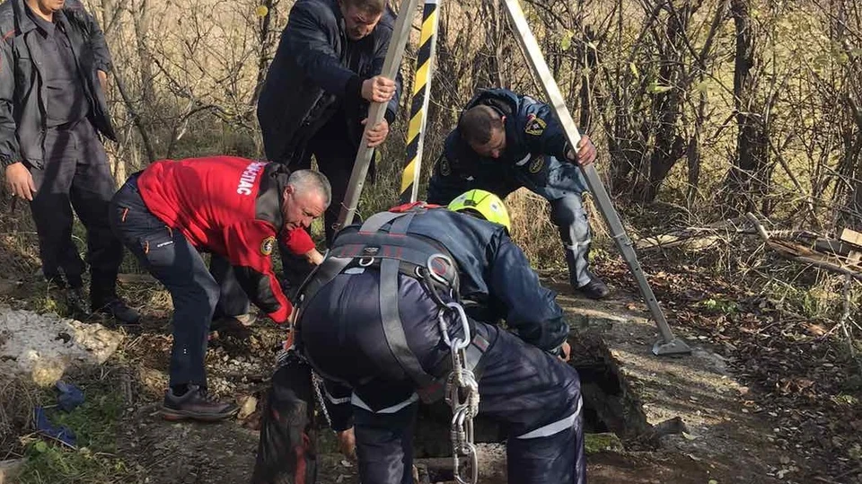 В селе под Белогорском в 7-метровый колодец упала женщина. Фото: пресс-служба МЧС по РК.