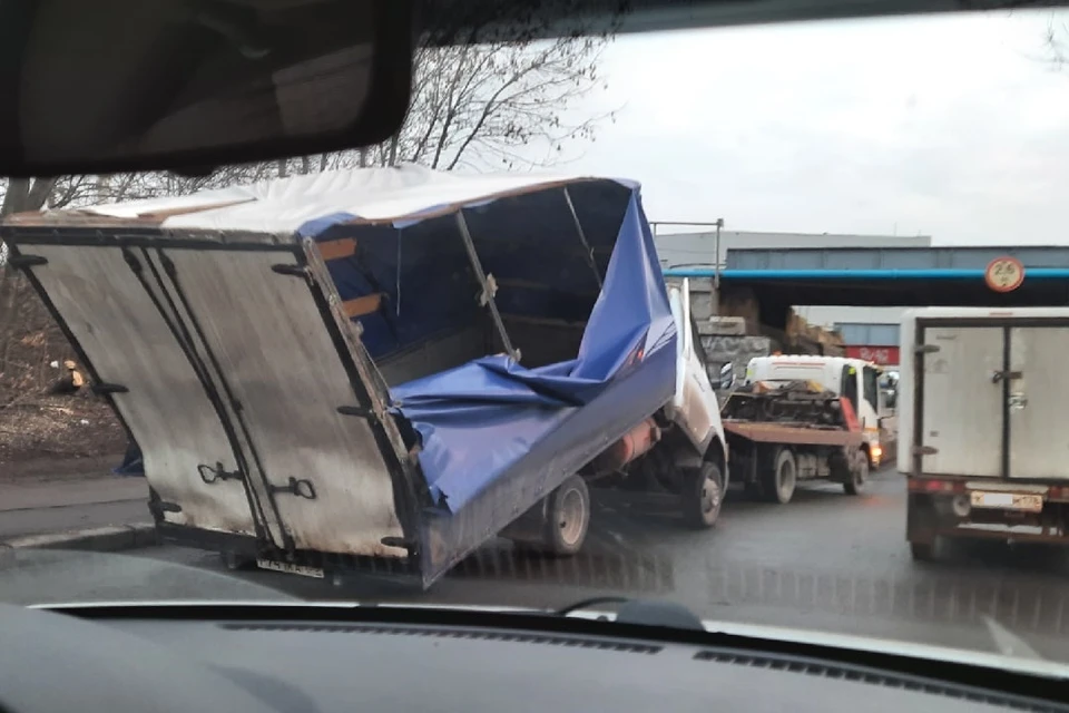 Газель сломалась на пополам