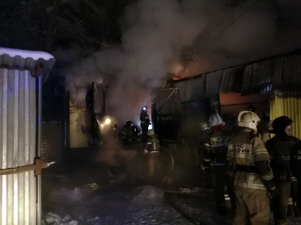 В Самаре загорелся склад с холодильным оборудованием. Фото - ГУ МЧС России по Самарской области
